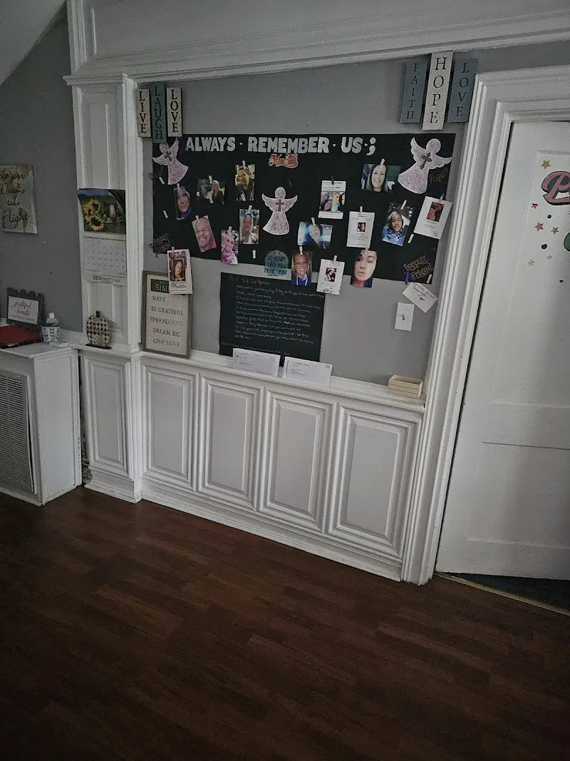 Crossover Transitional Recovery Living for women - Photo 4