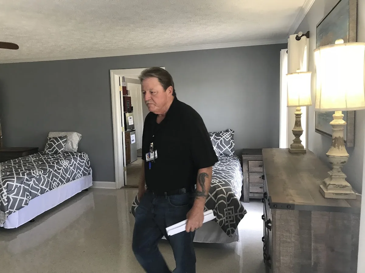 Freeman Sober Living - Photo 5
