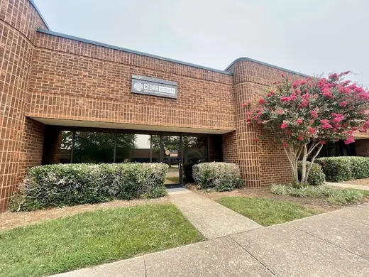 Exterior view of Nashville treatment center — shrub